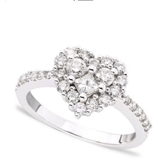 Size 7 cutie heart ring - Picture 1 of 8